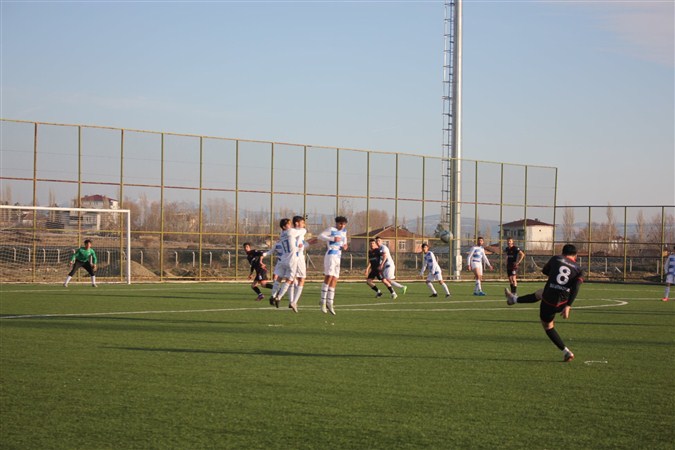 YENİ TAŞOVASPOR, SULUOVA SPOR'A, 3-1 MAĞLUP OLDU