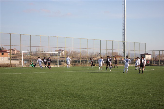 YENİ TAŞOVASPOR, SULUOVA SPOR'A, 3-1 MAĞLUP OLDU