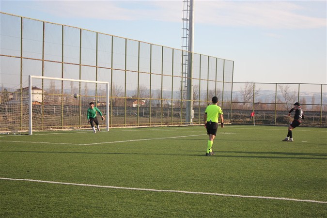 YENİ TAŞOVASPOR, SULUOVA SPOR'A, 3-1 MAĞLUP OLDU