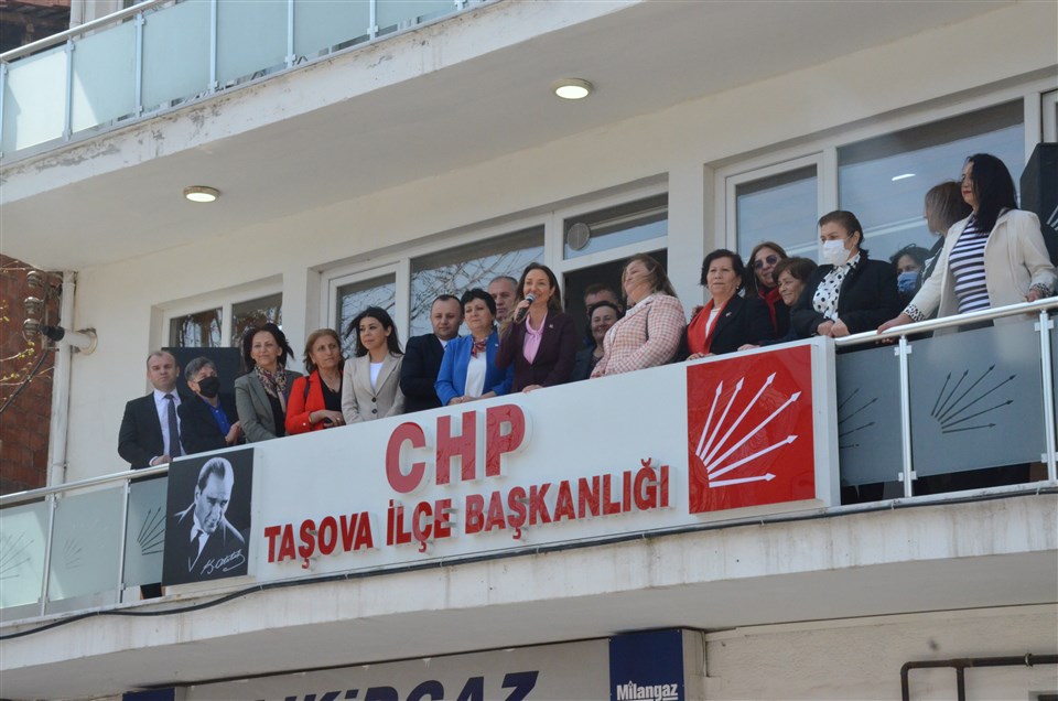CHP Kadın Kolları Genel Başkanı Aylin Nazlıaka Taşova'da