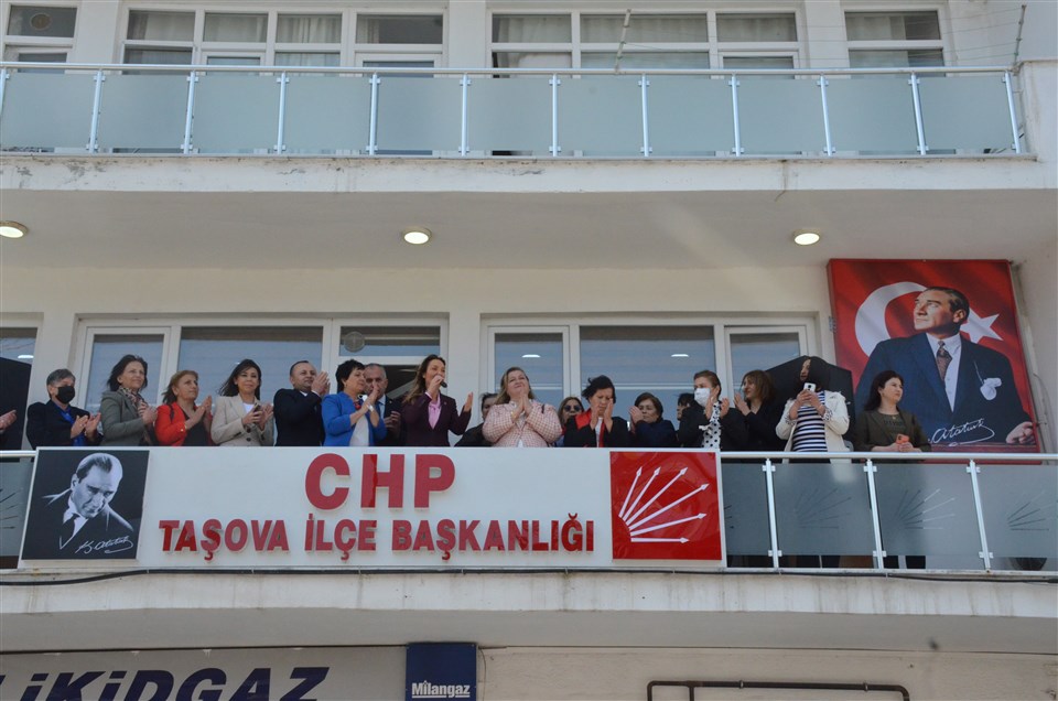 CHP Kadın Kolları Genel Başkanı Aylin Nazlıaka Taşova'da