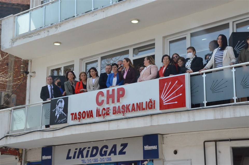 CHP Kadın Kolları Genel Başkanı Aylin Nazlıaka Taşova'da