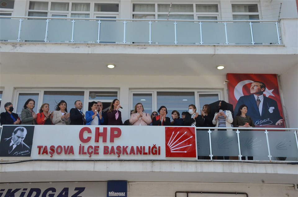 CHP Kadın Kolları Genel Başkanı Aylin Nazlıaka Taşova'da