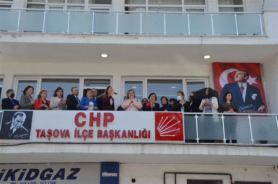 CHP Kadın Kolları Genel Başkanı Aylin Nazlıaka Taşova'da