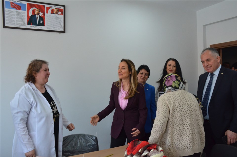 CHP Kadın Kolları Genel Başkanı Aylin Nazlıaka Taşova'da