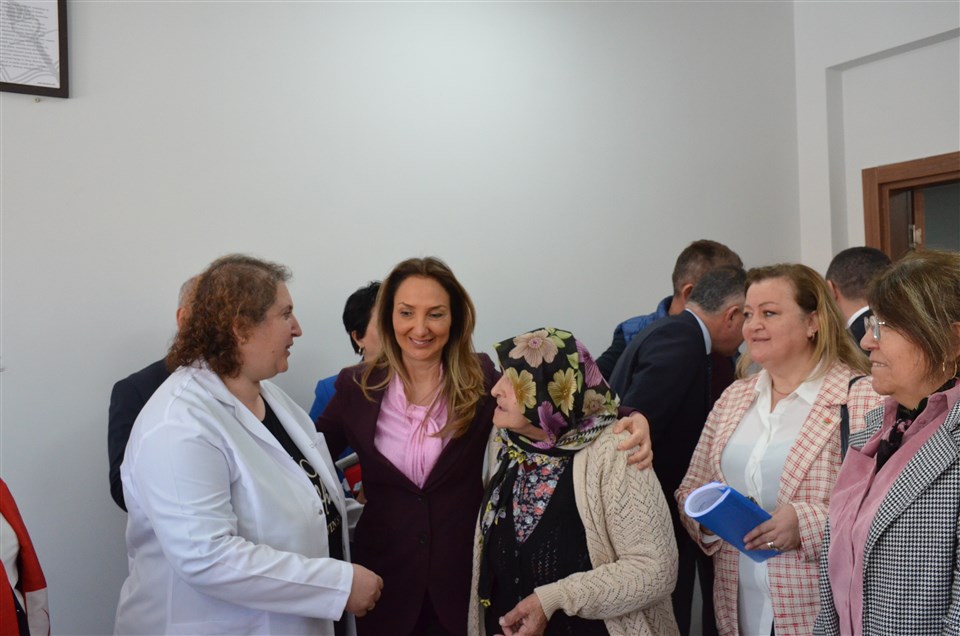 CHP Kadın Kolları Genel Başkanı Aylin Nazlıaka Taşova'da