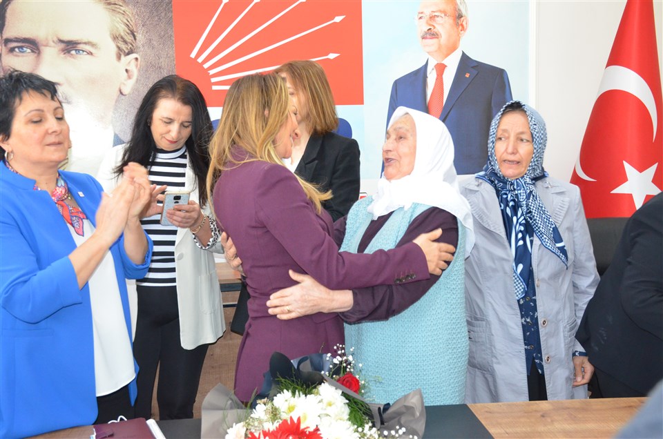 CHP Kadın Kolları Genel Başkanı Aylin Nazlıaka Taşova'da