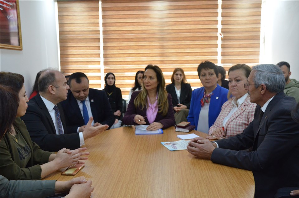 CHP Kadın Kolları Genel Başkanı Aylin Nazlıaka Taşova'da