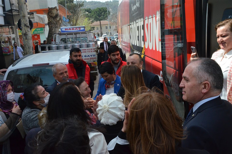 CHP Kadın Kolları Genel Başkanı Aylin Nazlıaka Taşova'da