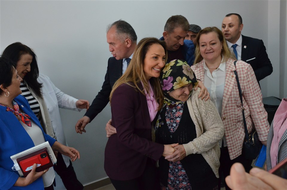 CHP Kadın Kolları Genel Başkanı Aylin Nazlıaka Taşova'da