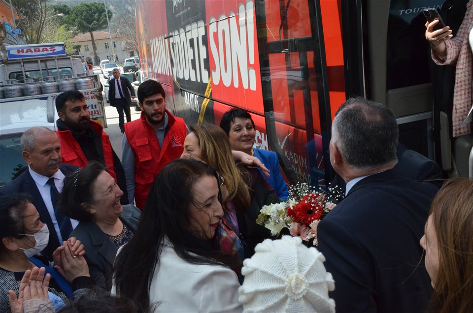 CHP Kadın Kolları Genel Başkanı Aylin Nazlıaka Taşova'da