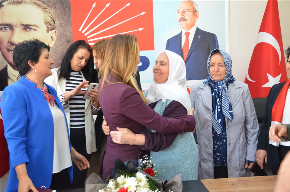 CHP Kadın Kolları Genel Başkanı Aylin Nazlıaka Taşova'da