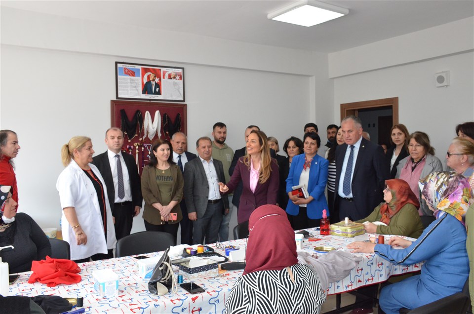 CHP Kadın Kolları Genel Başkanı Aylin Nazlıaka Taşova'da