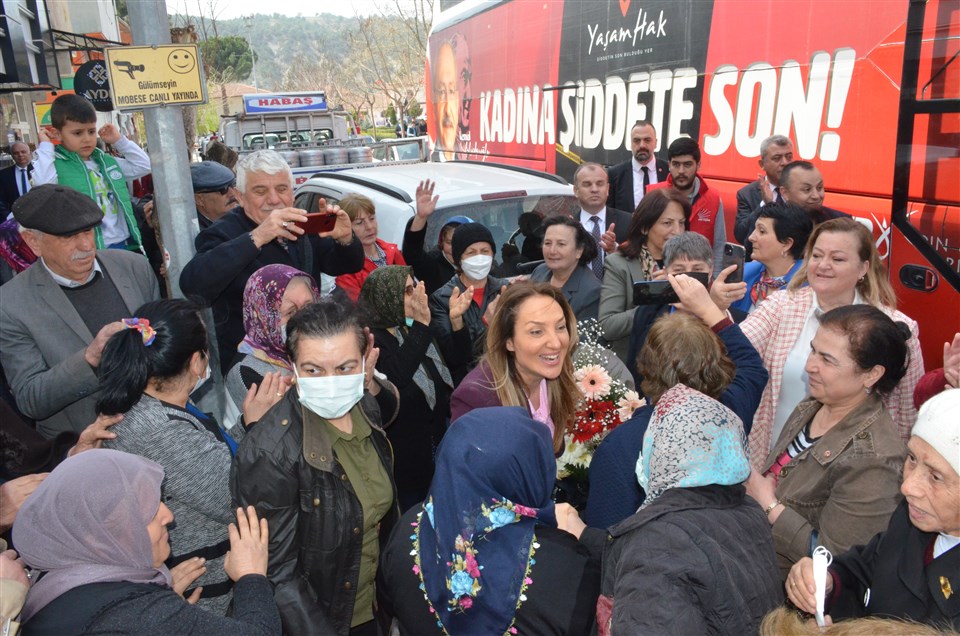 CHP Kadın Kolları Genel Başkanı Aylin Nazlıaka Taşova'da