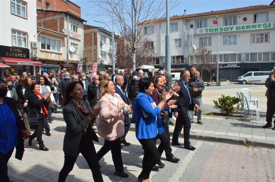CHP Kadın Kolları Genel Başkanı Aylin Nazlıaka Taşova'da