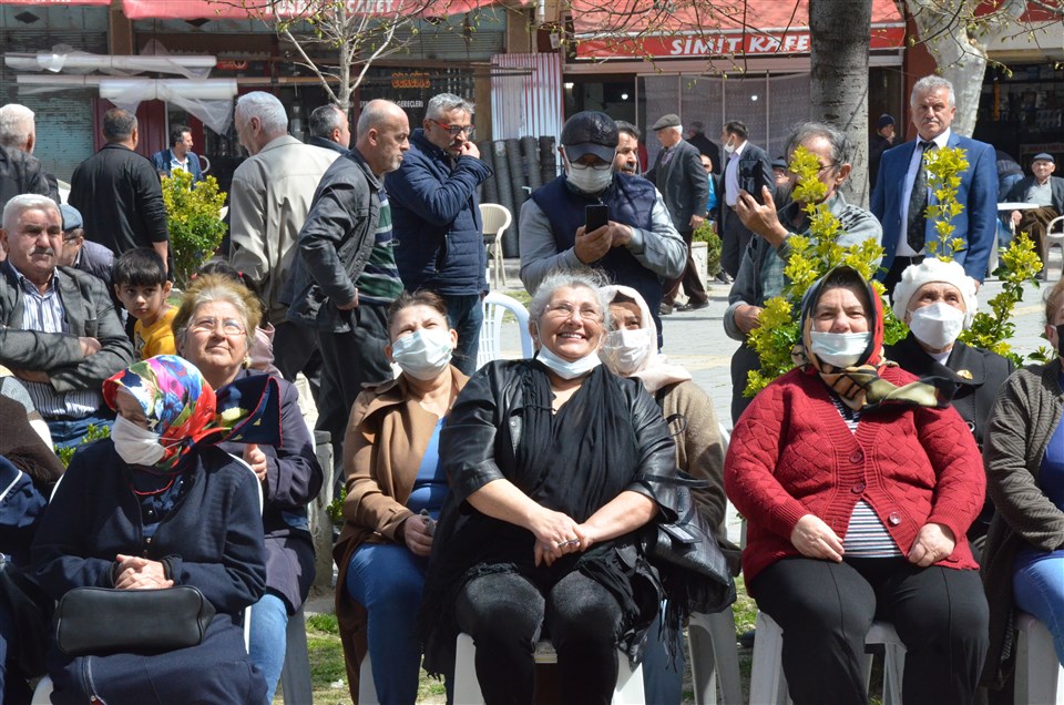 CHP Kadın Kolları Genel Başkanı Aylin Nazlıaka Taşova'da