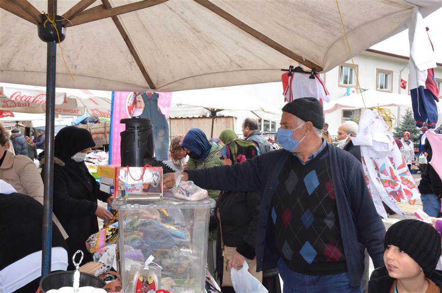 Ela Bebek İçin Taşova’da Stant Açıldı
