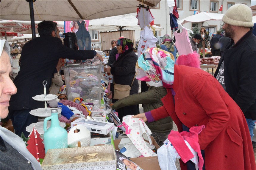 Ela Bebek İçin Taşova’da Stant Açıldı