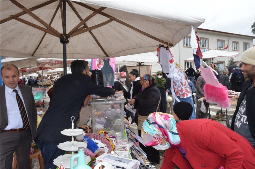 Ela Bebek İçin Taşova’da Stant Açıldı