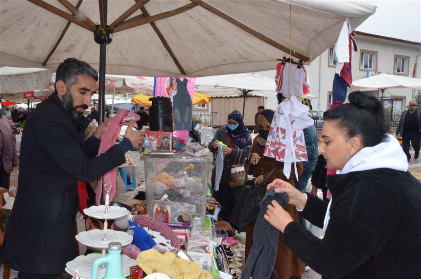 Ela Bebek İçin Taşova’da Stant Açıldı