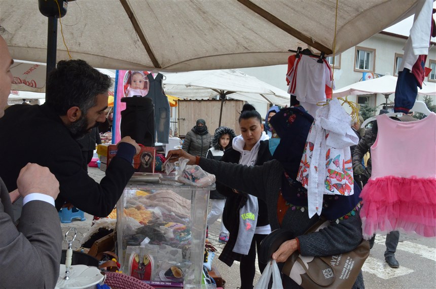 Ela Bebek İçin Taşova’da Stant Açıldı
