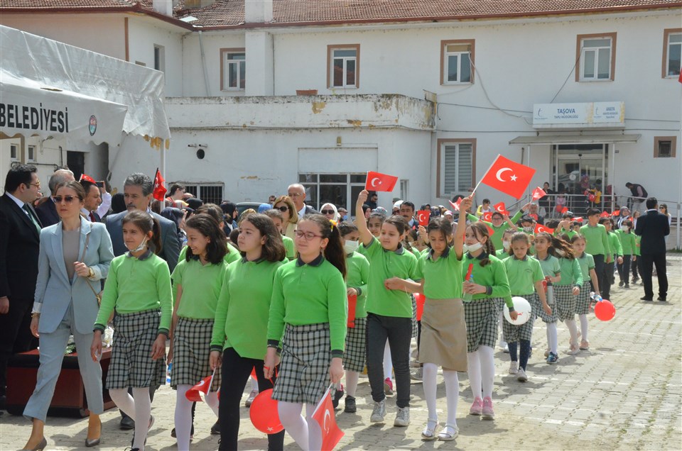 23 Nisan Ulusal Egemenlik ve Çocuk Bayramı Coşku İle Kutlandı