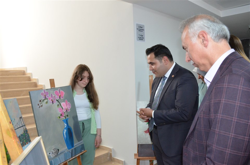 “Hayat Boyu Öğrenme” Kurslarının Yıl sonu Kapanış Sergisi Başladı