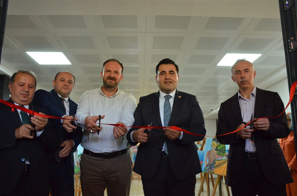 “Hayat Boyu Öğrenme” Kurslarının Yıl sonu Kapanış Sergisi Başladı