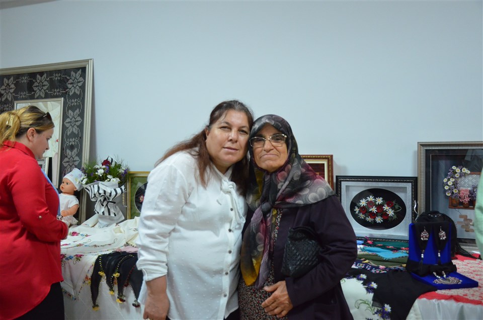 “Hayat Boyu Öğrenme” Kurslarının Yıl sonu Kapanış Sergisi Başladı