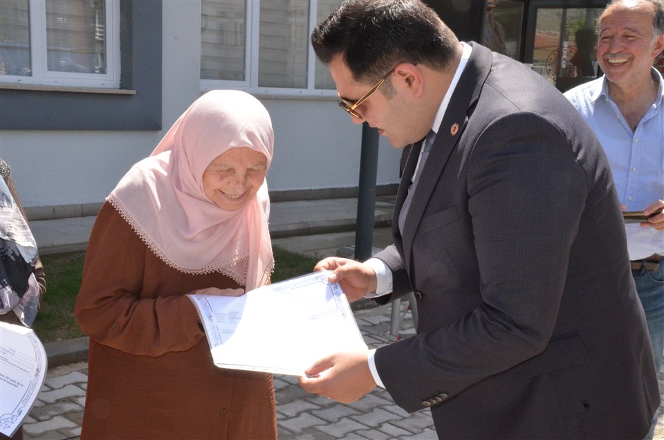 “Hayat Boyu Öğrenme” Kurslarının Yıl sonu Kapanış Sergisi Başladı