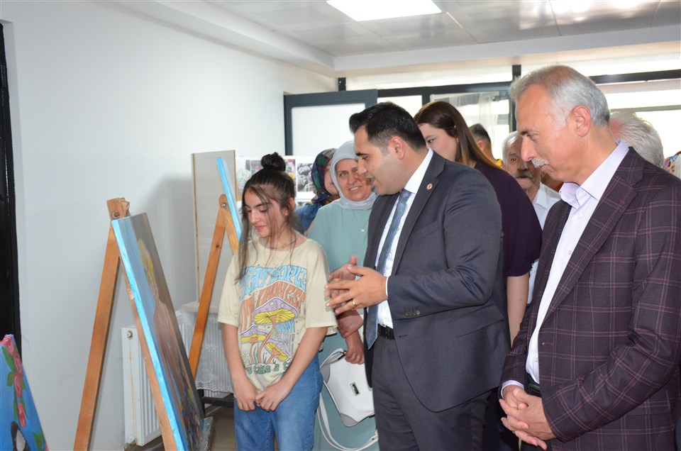 “Hayat Boyu Öğrenme” Kurslarının Yıl sonu Kapanış Sergisi Başladı