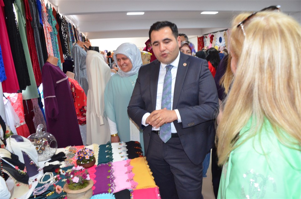 “Hayat Boyu Öğrenme” Kurslarının Yıl sonu Kapanış Sergisi Başladı