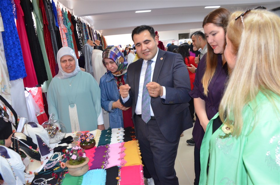 “Hayat Boyu Öğrenme” Kurslarının Yıl sonu Kapanış Sergisi Başladı