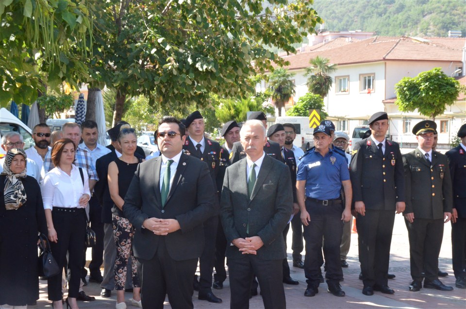 Taşova İlçemizde 30 Ağustos Zafer Bayramı çelenk töreni ile kutlandı.