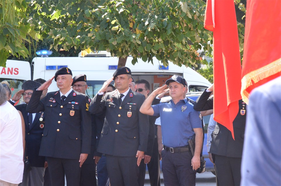 Taşova İlçemizde 30 Ağustos Zafer Bayramı çelenk töreni ile kutlandı.