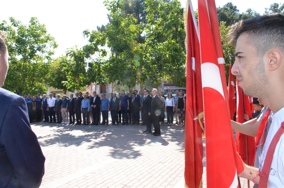 Taşova İlçemizde 30 Ağustos Zafer Bayramı çelenk töreni ile kutlandı.