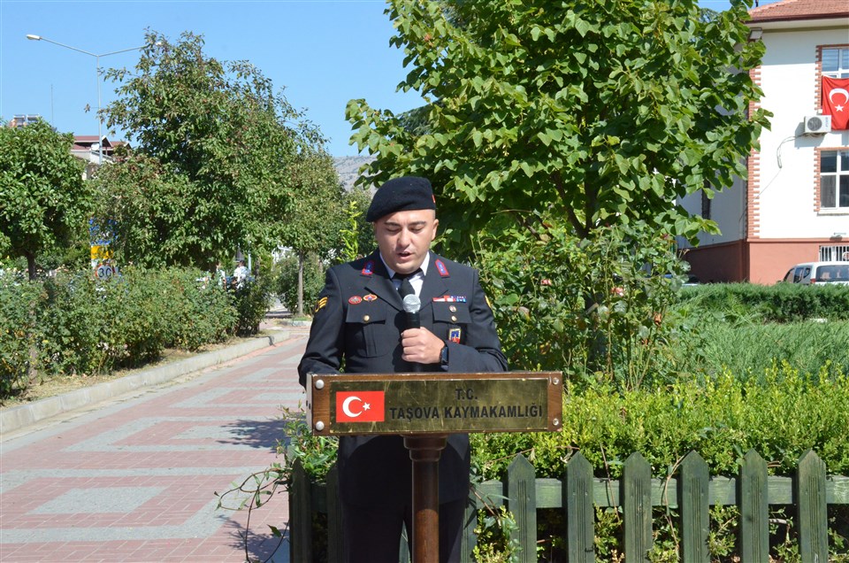 Taşova İlçemizde 30 Ağustos Zafer Bayramı çelenk töreni ile kutlandı.