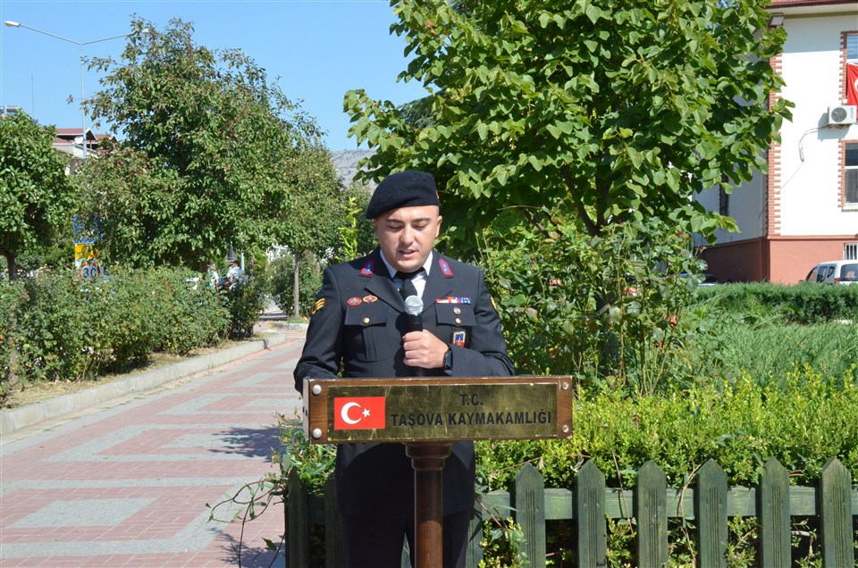 Taşova İlçemizde 30 Ağustos Zafer Bayramı çelenk töreni ile kutlandı.