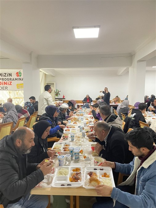 Ankara Esençay Köyü Gönüllüleri Derneğinden Aile İftar Programı