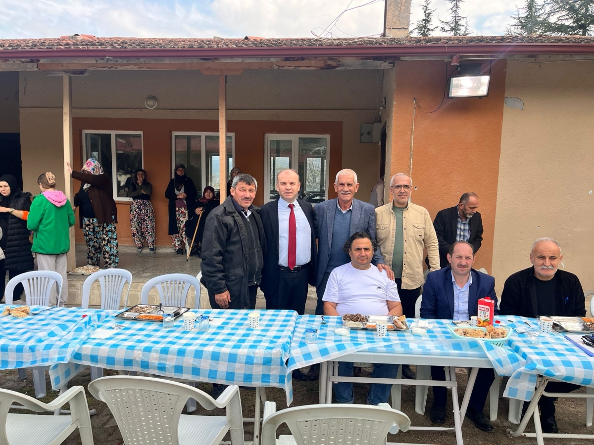 Muhtar Recep Duyar Tanışma Ve Teşekkür Yemeği Düzenledi