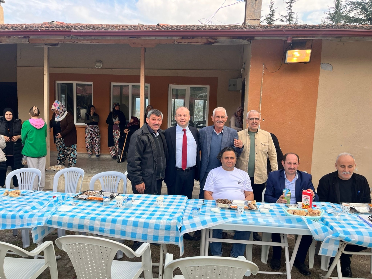 Muhtar Recep Duyar Tanışma Ve Teşekkür Yemeği Düzenledi