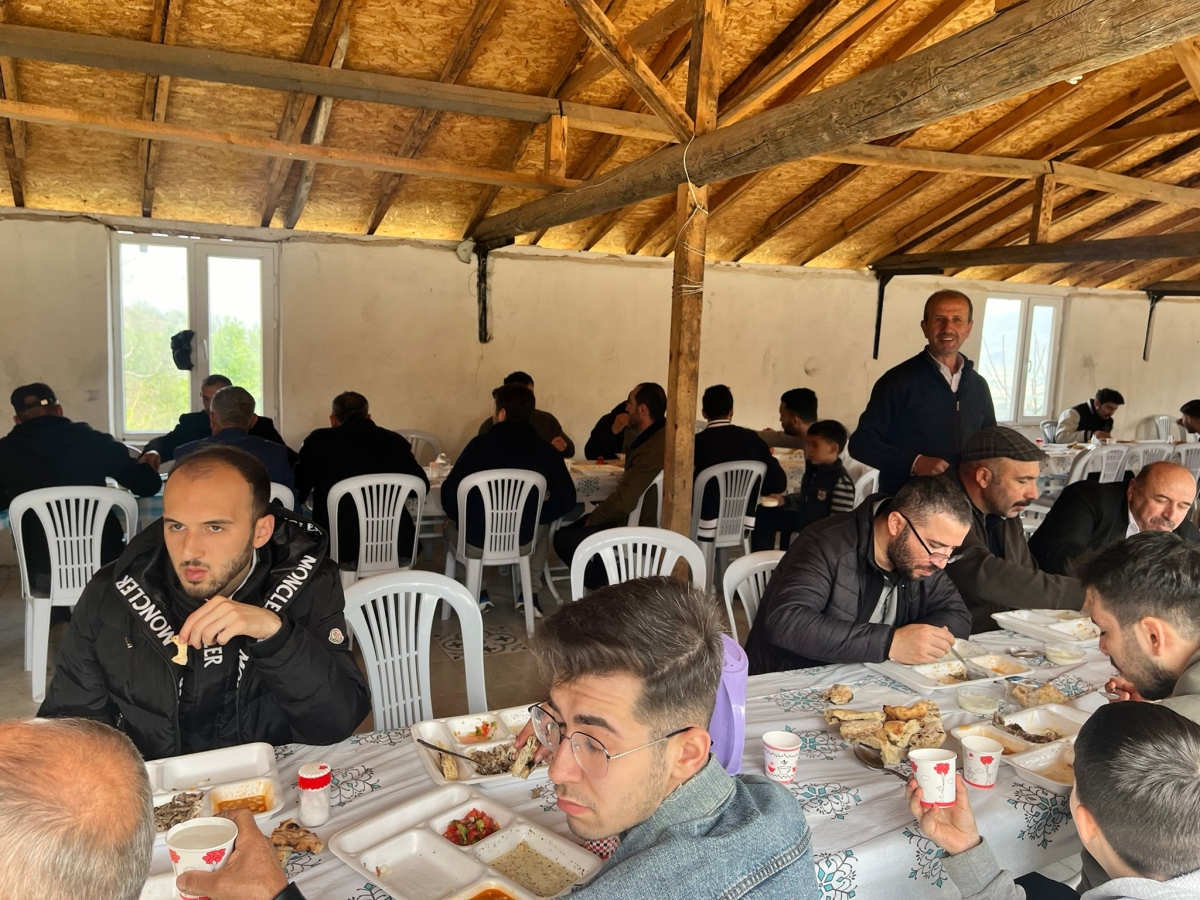 Muhtar Recep Duyar Tanışma Ve Teşekkür Yemeği Düzenledi