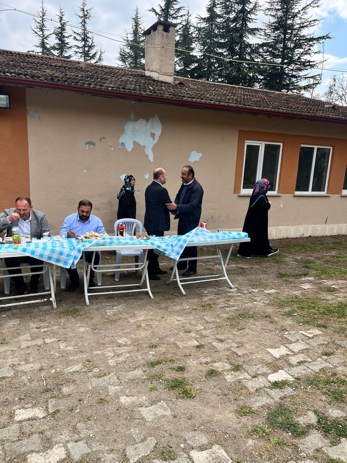 Muhtar Recep Duyar Tanışma Ve Teşekkür Yemeği Düzenledi