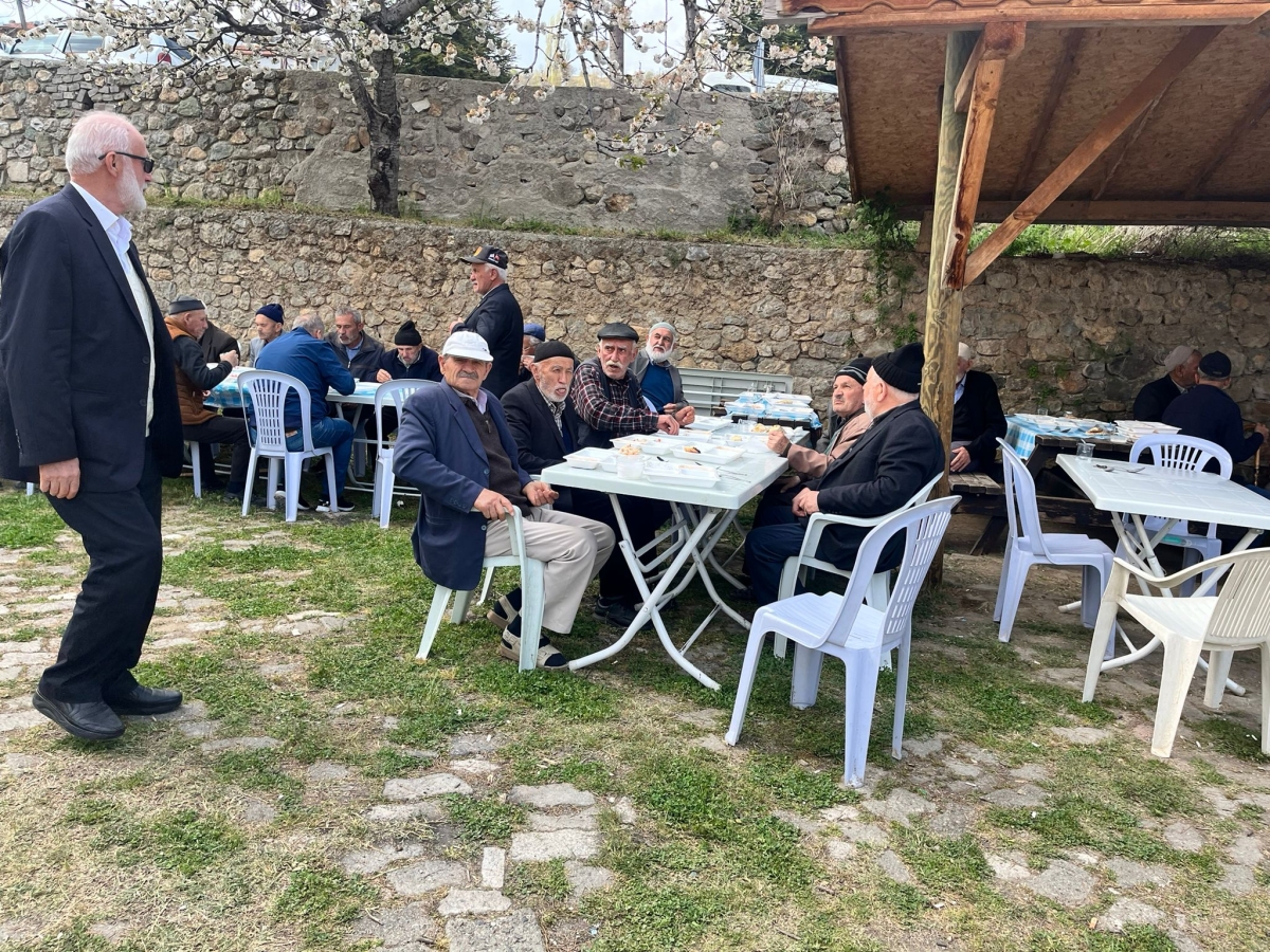 Muhtar Recep Duyar Tanışma Ve Teşekkür Yemeği Düzenledi