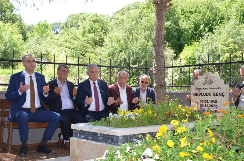 Solingen Şehitlerimiz ve Bilge Ana Kabri Başında Anıldı