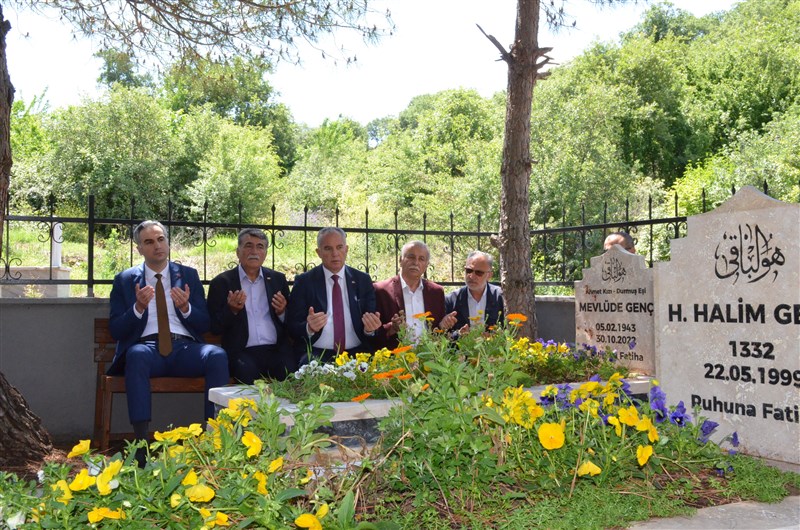 Solingen Şehitlerimiz ve Bilge Ana Kabri Başında Anıldı
