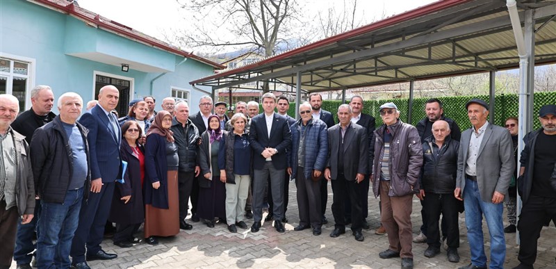 Vali Bakan Taşova’da Öğrenci ve Vatandaşlarla Buluştu