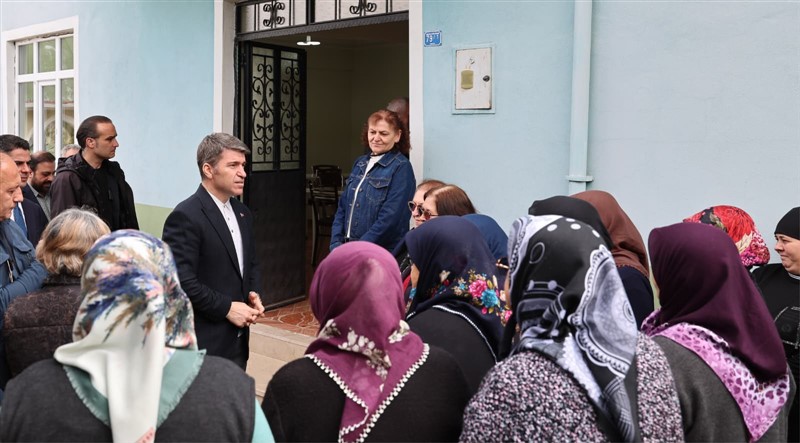 Vali Bakan Taşova’da Öğrenci ve Vatandaşlarla Buluştu