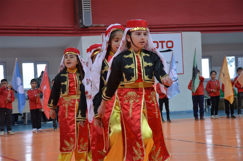 Taşova’da 23 Nisan Ulusal Egemenlik ve Çocuk Bayramı Kutlandı