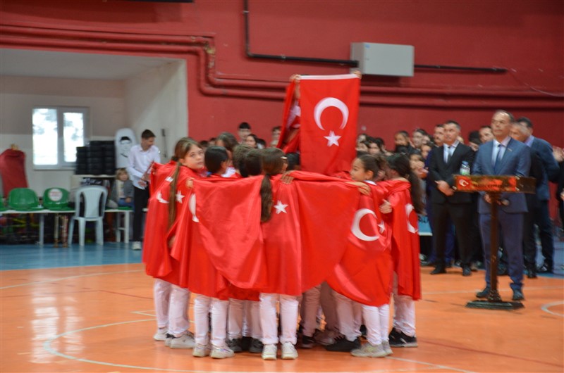Taşova’da 23 Nisan Ulusal Egemenlik ve Çocuk Bayramı Kutlandı